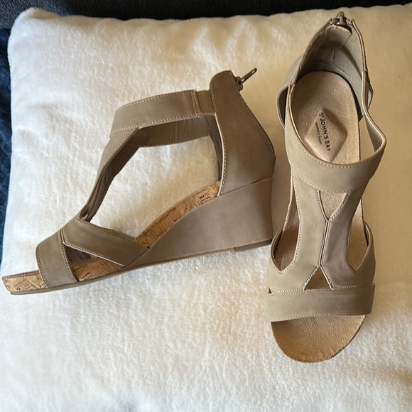 St. John's Bay Tan Wedge Sandals with T-Strap Design - Picture 2 of 4